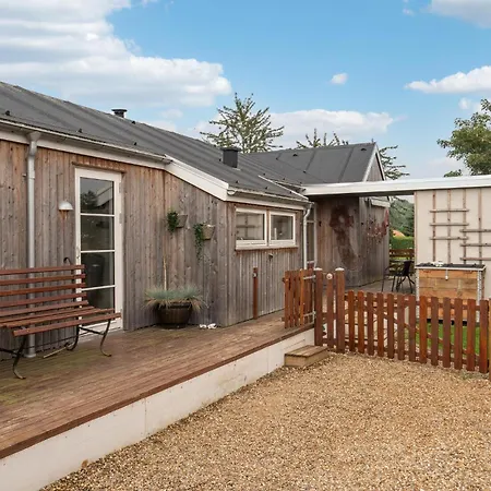 Four-bedroom In Haderslev 하데르슬레우