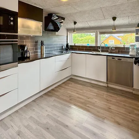 Prázdninový dům Four-bedroom In Haderslev *